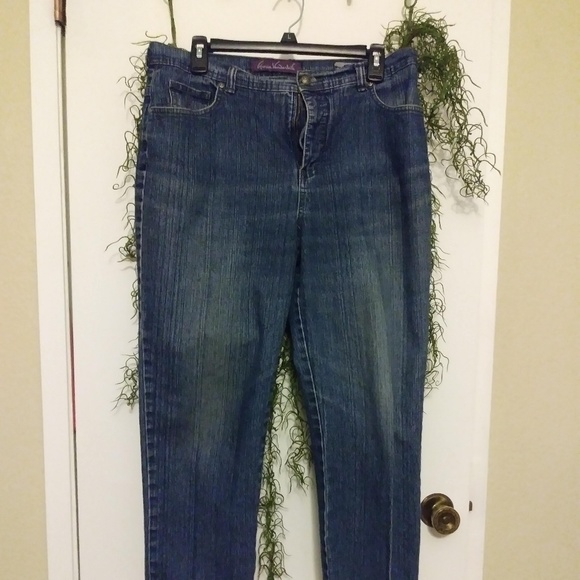 GLORIA VANDERBILT Amanda Jeans - Picture 3 of 10